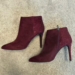 Le Chateau burgundy faux suede crystal rhinestone stiletto heel ankle bootie 9